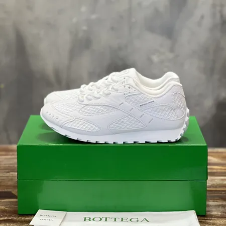 ボッテガ ヴェネタ カジュアルシューズ