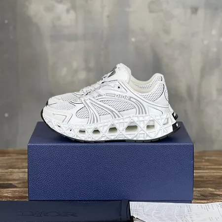 ディオール スニーカー