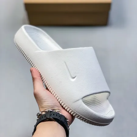 ナイキ スリッパ