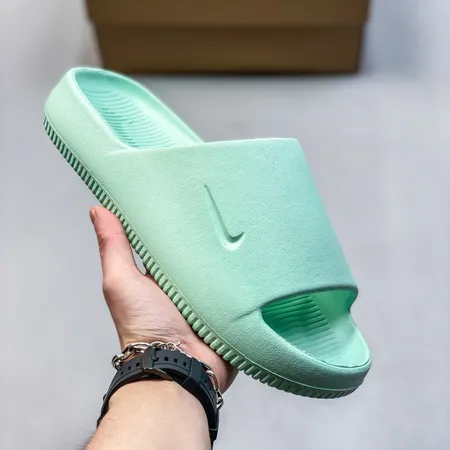 ナイキ スリッパ