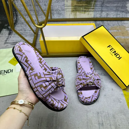 フェンディ スリッパ