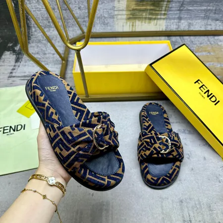 フェンディ スリッパ