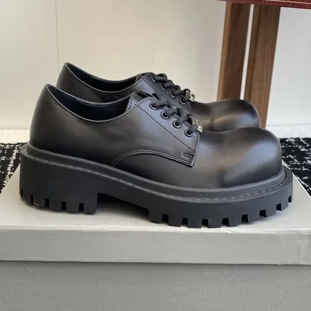 バレンシアガ ビジネスシューズ