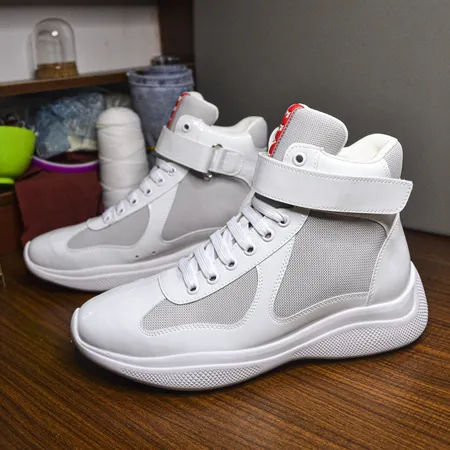 プラダ スニーカー