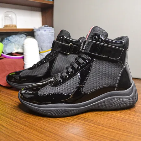 プラダ スニーカー