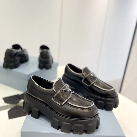 プラダ ビジネスシューズ