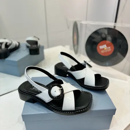 プラダ サンダル