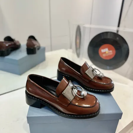 プラダ ビジネスシューズ