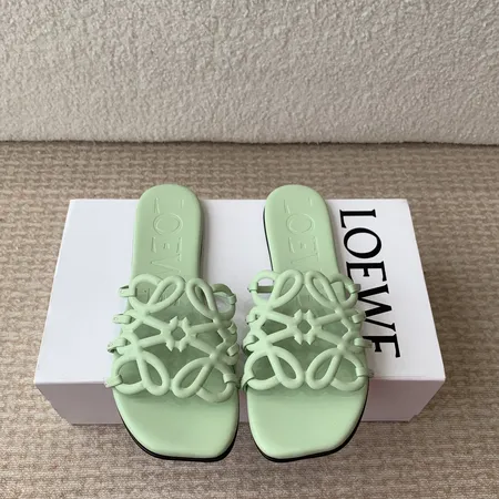 ロエベ スリッパ