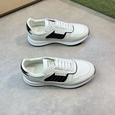 グッチ カジュアルシューズ