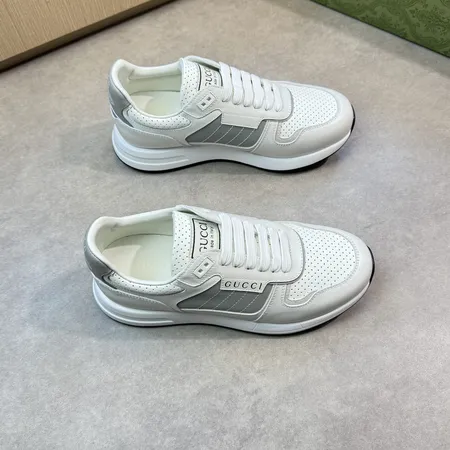グッチ カジュアルシューズ