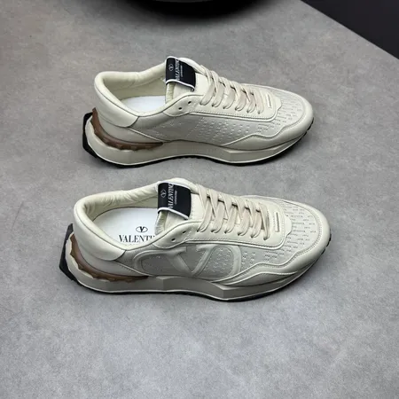 ヴァレンティノ カジュアルシューズ