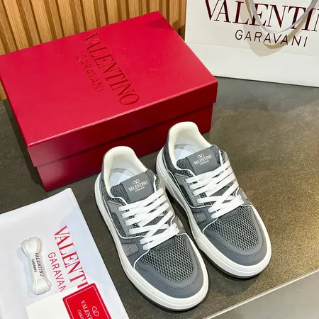 ヴァレンティノ カジュアルシューズ