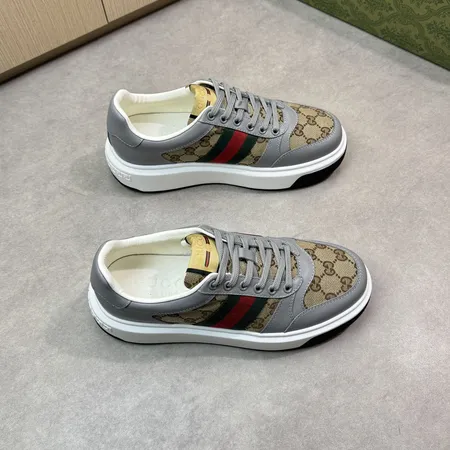 グッチ カジュアルシューズ