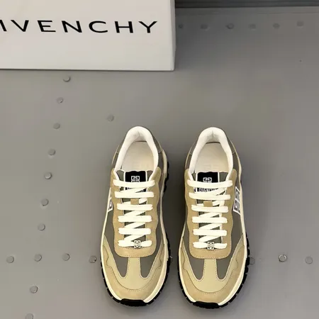 ジバンシィ カジュアルシューズ