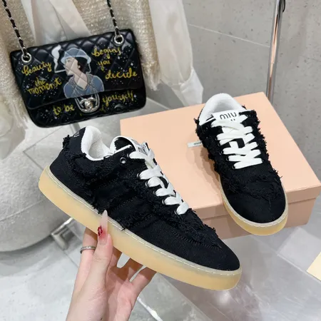 ミュウミュウ カジュアルシューズ