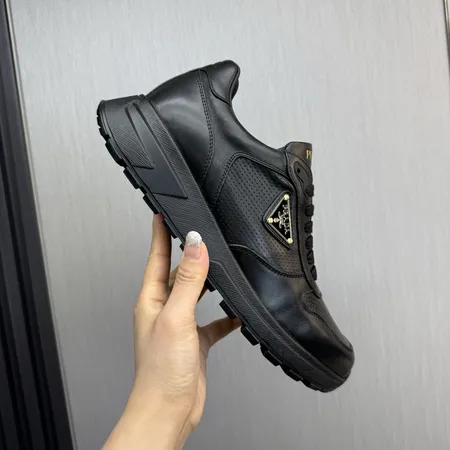 プラダ カジュアルシューズ