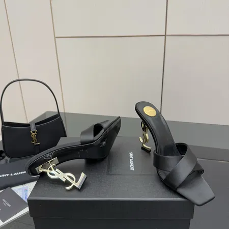 イブサンローラン サンダル