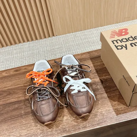 ミュウミュウ カジュアルシューズ