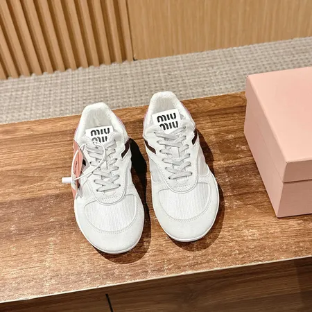 ミュウミュウ カジュアルシューズ