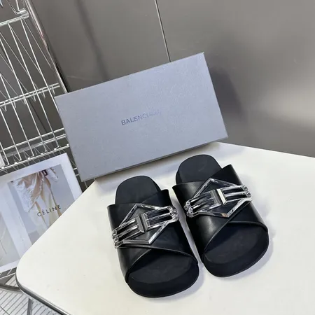 バレンシアガ スリッパ