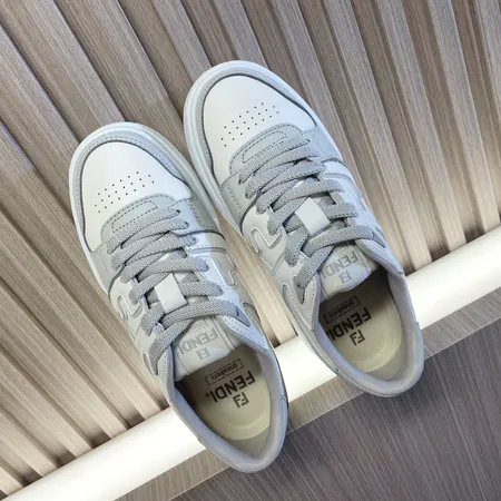 フェンディ カジュアルシューズ