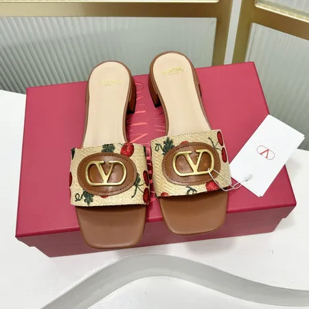 ヴァレンティノ スリッパ