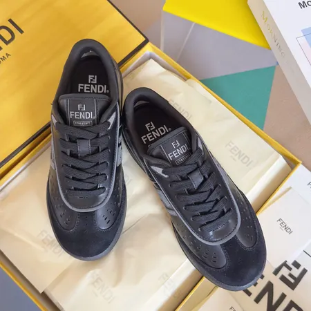 フェンディ スニーカー