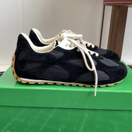 ボッテガ ヴェネタ カジュアルシューズ