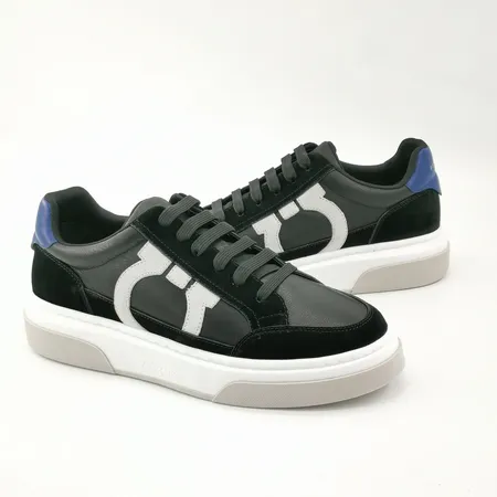 フェラガモ カジュアルシューズ