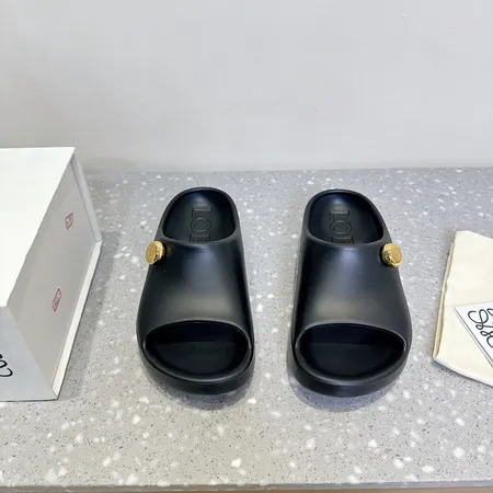 ロエベ スリッパ