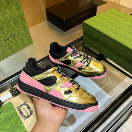 グッチ カジュアルシューズ