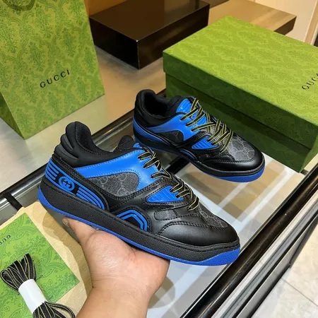 グッチ カジュアルシューズ