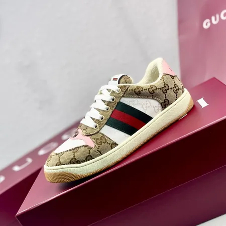 グッチ カジュアルシューズ