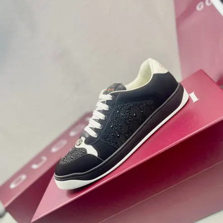 グッチ カジュアルシューズ