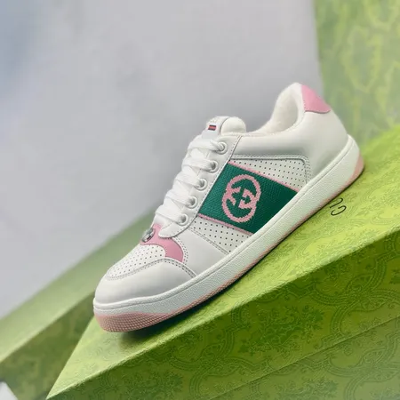 グッチ カジュアルシューズ