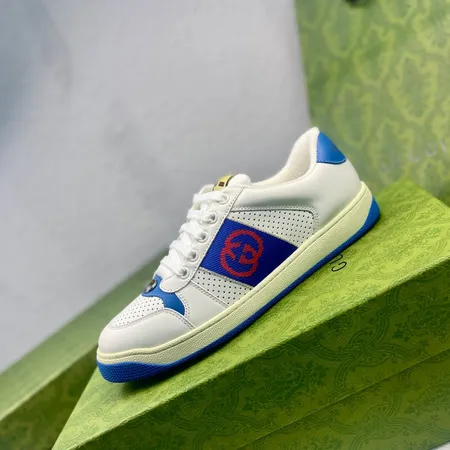 グッチ カジュアルシューズ