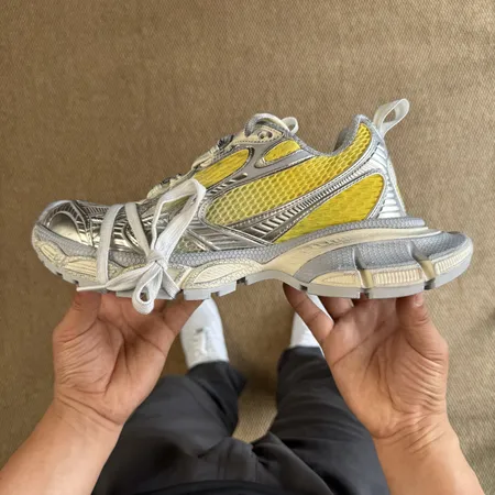 バレンシアガ スニーカー