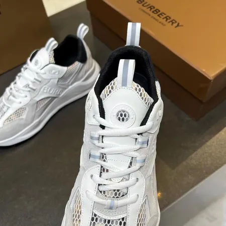 バーバリー ス スニーカー