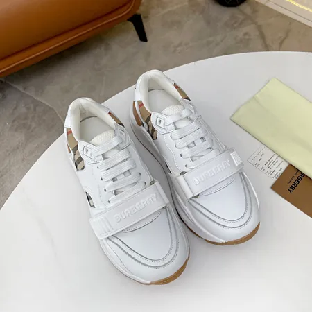 バーバリー ス スニーカー