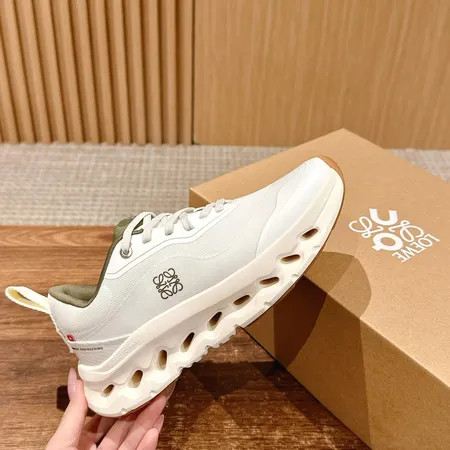 ロエベ スニーカー