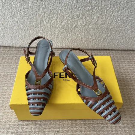 フェンディ サンダル