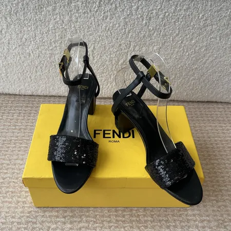 フェンディ サンダル