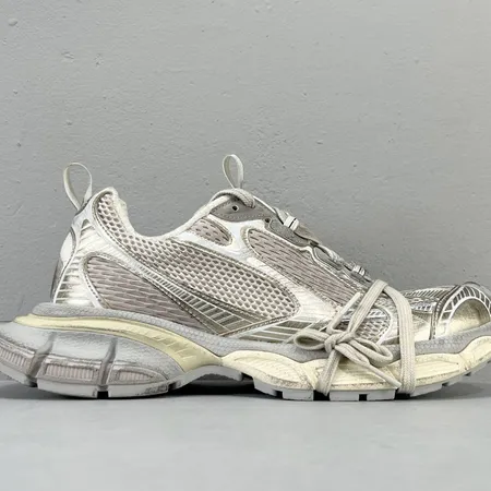 バレンシアガ スニーカー