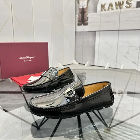 フェラガモ カジュアルシューズ