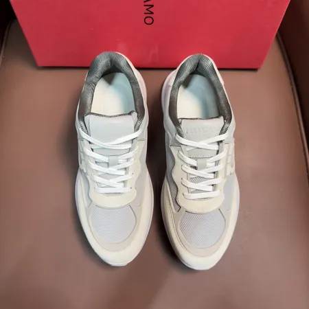 フェラガモ カジュアルシューズ