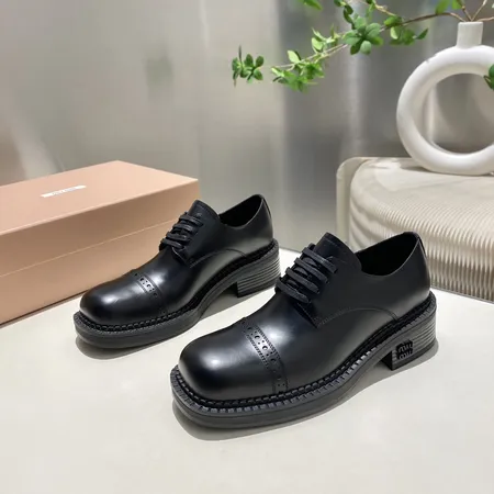 ミュウミュウ ビジネスシューズ