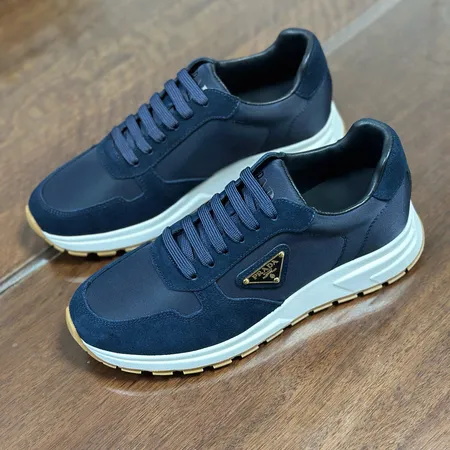 プラダ カジュアルシューズ