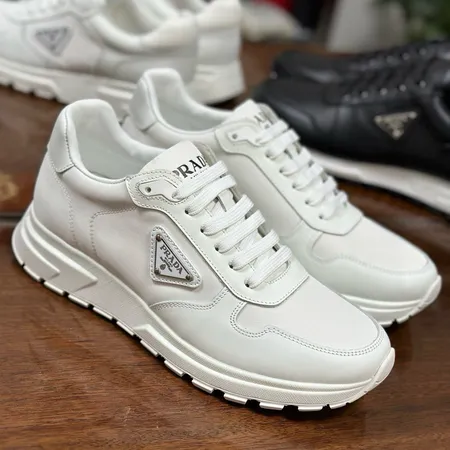 プラダ カジュアルシューズ