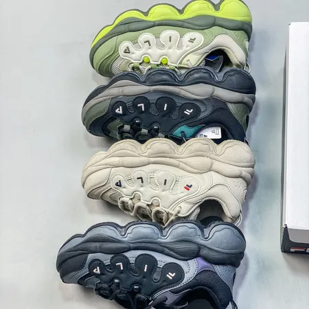 フィラ スニーカー